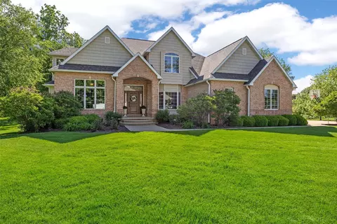 1630 Mackenzie Dr, Cedar Rapids, IA 52411