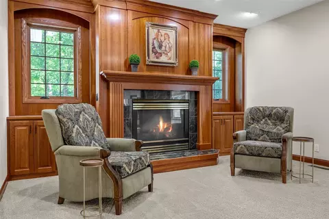 Living - 1630 Mackenzie Dr, Cedar Rapids, IA 52411 photo 2 of 4