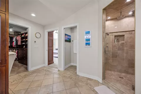 Entry Way - 1630 Mackenzie Dr, Cedar Rapids, IA 52411 photo 4 of 4