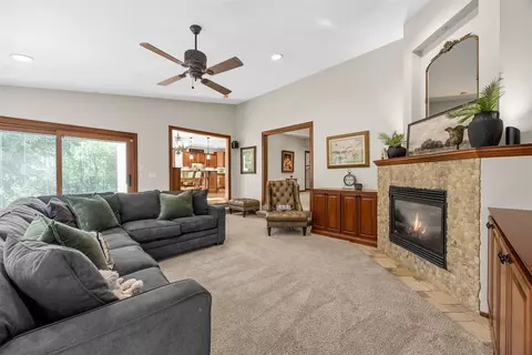 Living - 1630 Mackenzie Dr, Cedar Rapids, IA 52411 photo 4 of 4