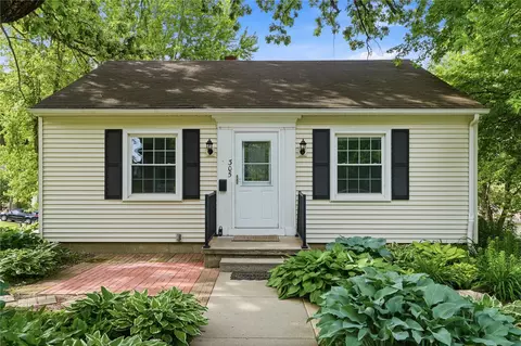 305 E Cedar St, Anamosa, IA 52205