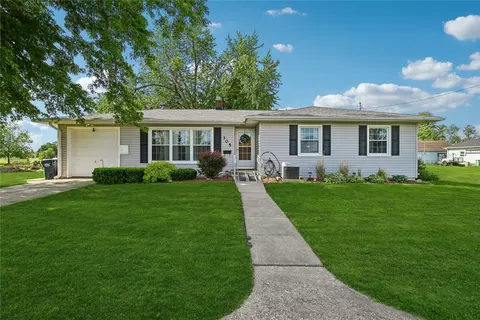 305 Main St, Palo, IA 52324