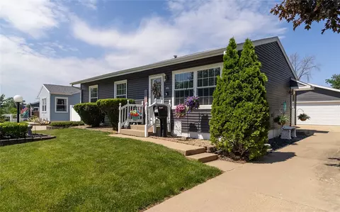 184 Carter St NW, Cedar Rapids, IA 52405