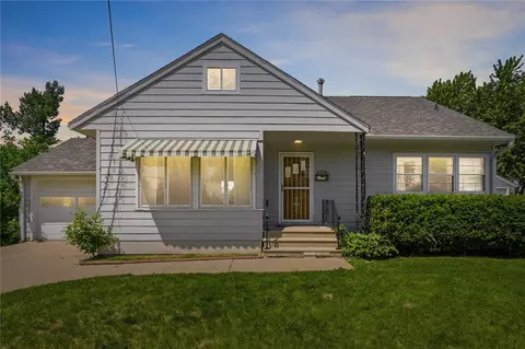 4214 Culver St NE, Cedar Rapids, IA 52402