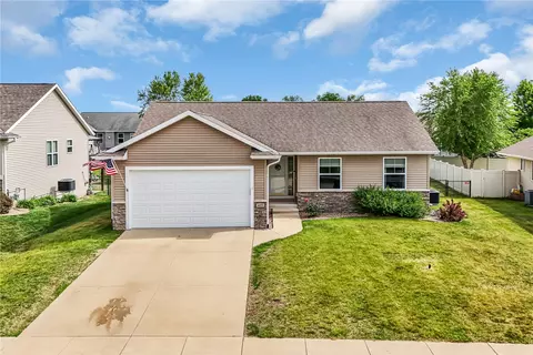 415 Saddleback Rd, Marion, IA 52302