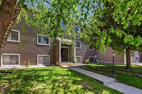 6629 Preston Terrace Ct SW #2, Cedar Rapids, IA 52404