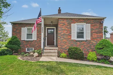 3900 Hart Ct NE, Cedar Rapids, IA 52402