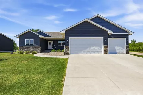 2894 50th St, Marion, IA 52302