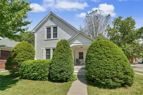 100 Home Park Blvd, Waterloo, IA 50701