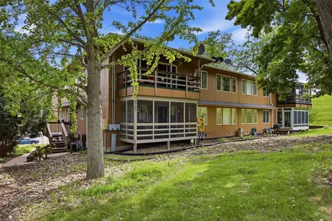 1726 Pikes Peak Ct NE, Cedar Rapids, IA 52402