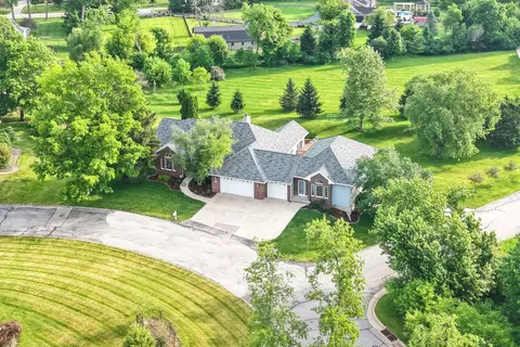230 Bever Ln SE, Cedar Rapids, IA 52403