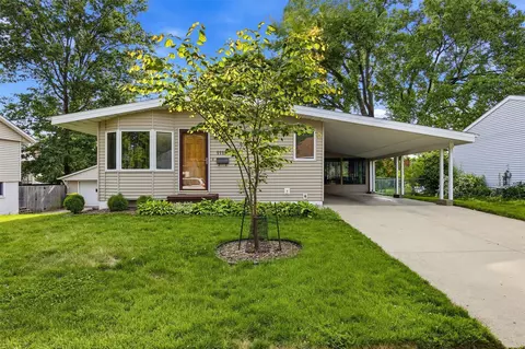 1115 Carver St, Iowa City, IA 52240