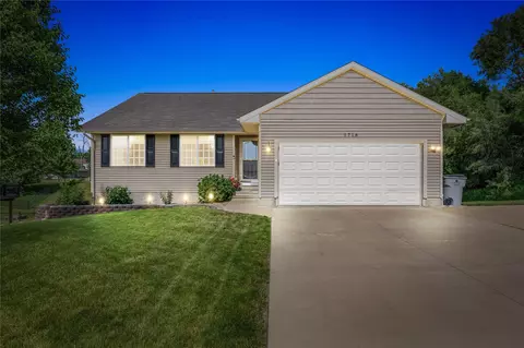 1716 23rd St SW, Cedar Rapids, IA 52404