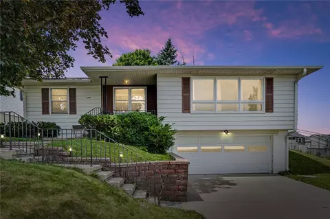 2762 Teresa Dr SW, Cedar Rapids, IA 52404
