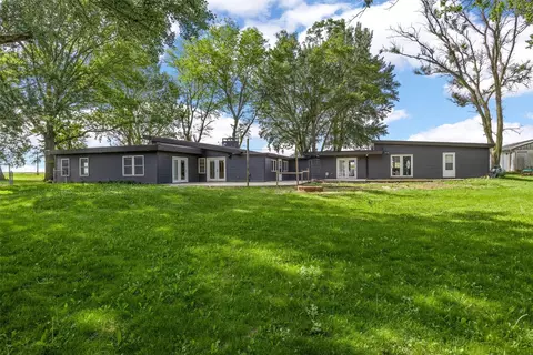 10714 Foulk Rd, La Porte City, IA 50651