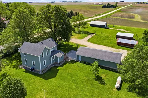 15403 140th Ave, Monticello, IA 52310
