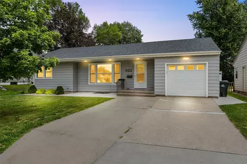 622 34th St SE, Cedar Rapids, IA 52403