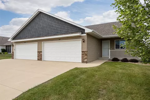 4422 Calder Dr, Marion, IA 52302
