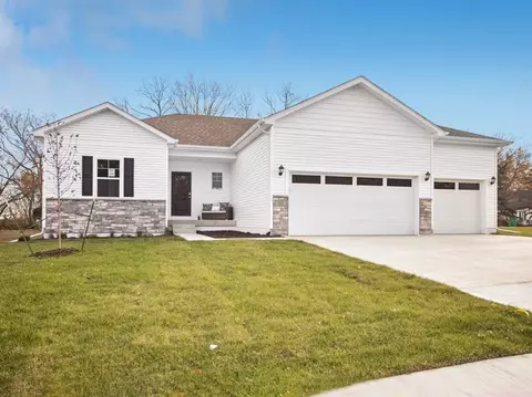3306 Artesian Rd, Marion, IA 52302