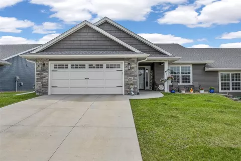 469 Chamber Dr, Anamosa, IA 52205