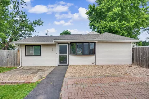 338 20th St NW, Cedar Rapids, IA 52404