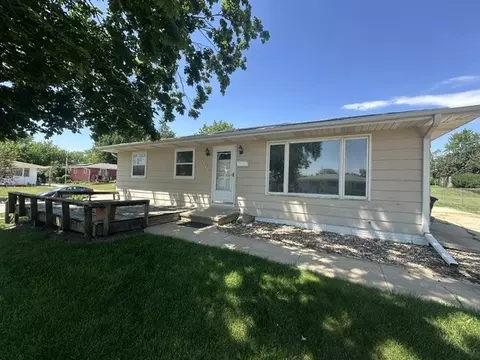 1640 Daleview Dr, Marion, IA 52302