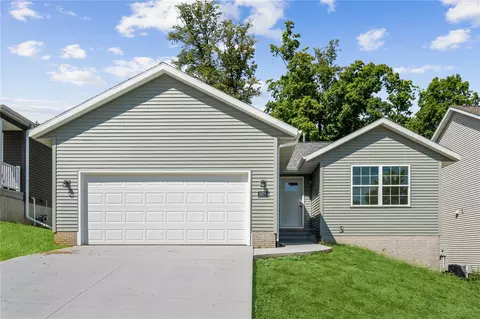2026 Sugar Creek Dr NW, Cedar Rapids, IA 52405