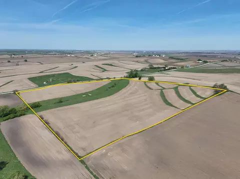 Benton-iowa Rd. & P Ave., Marengo, IA 52301