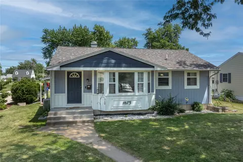 1675 9th St NW, Cedar Rapids, IA 52405