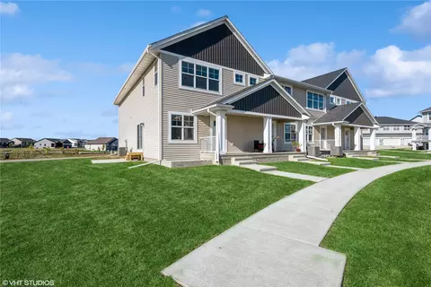2339 Roycroft Aly, Marion, IA 52302