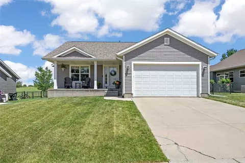 5502 Ruhd St SW, Cedar Rapids, IA 52404