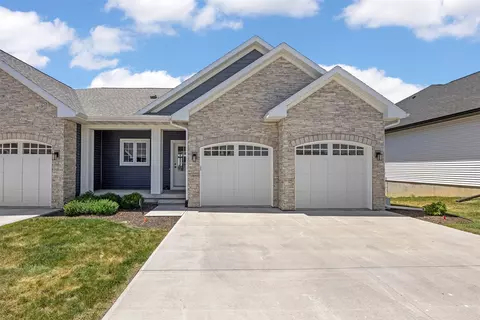 2886 Crimson Ln #D, Coralville, IA 52241