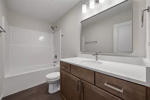 Bath - 163 Bethany Loop SW #A, Cedar Rapids, IA 52404 photo 3 of 3