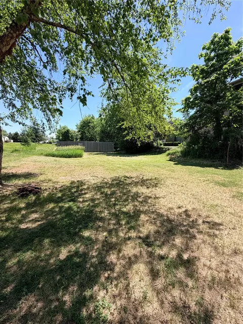 3050 Center Point Rd NE, Cedar Rapids, IA 52402