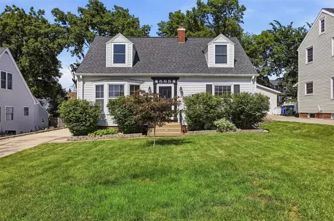424 Dunreath Dr NE, Cedar Rapids, IA 52402