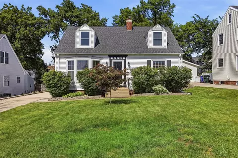 424 Dunreath Dr NE, Cedar Rapids, IA 52402