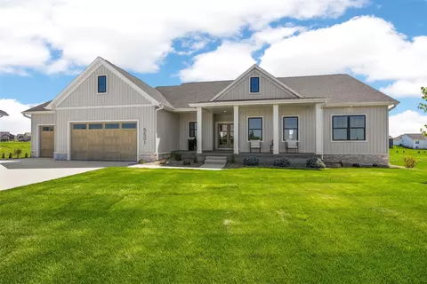 5501 Silver Ridge Rd, Marion, IA 52302