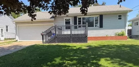 1604 34th St NE, Cedar Rapids, IA 52402