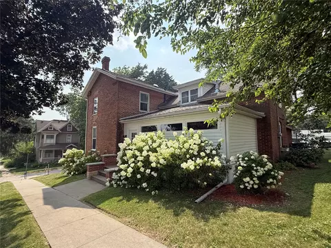 123 2nd Ave SW, Mount Vernon, IA 52314