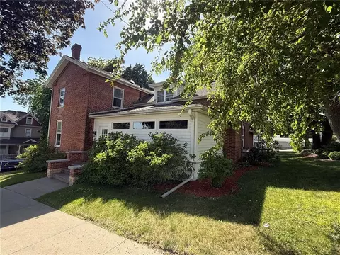 123 2nd Ave SW, Mount Vernon, IA 52314
