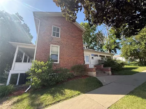 123 2nd Ave SW, Mount Vernon, IA 52314