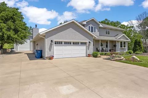 150 W Cemetery Rd, Fairfax, IA 52228