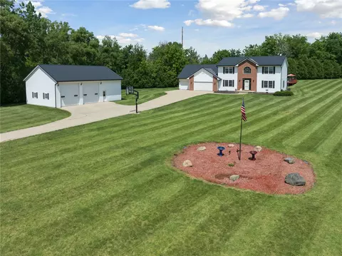 106 Richland Ave, Urbana, IA 52345