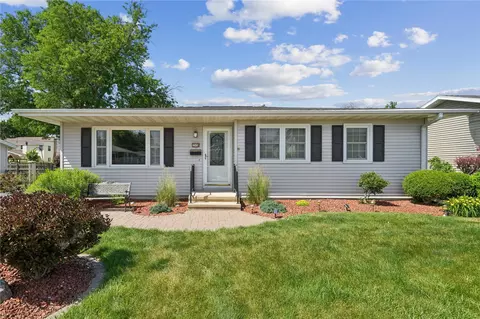 1530 Mcgowan Blvd, Marion, IA 52302