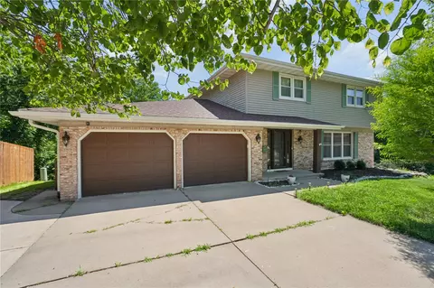 3106 Blue Ridge Ct NE, Cedar Rapids, IA 52402