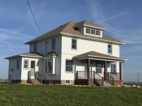 2178 142 St, Lowden, IA 52255