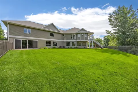 Exterior - 3003 Cedar River Ct NE, Cedar Rapids, IA 52411 photo 8 of 9