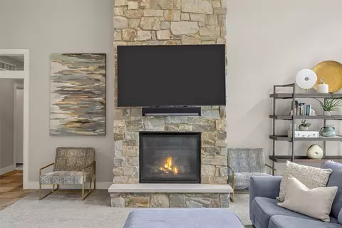 Living - 3003 Cedar River Ct NE, Cedar Rapids, IA 52411 photo 3 of 6