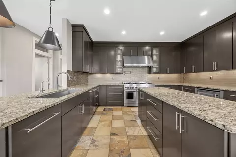 Kitchen - 3003 Cedar River Ct NE, Cedar Rapids, IA 52411 photo 5 of 6