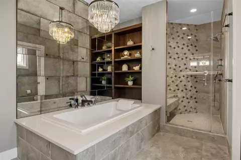 Bath - 3003 Cedar River Ct NE, Cedar Rapids, IA 52411 photo 2 of 8